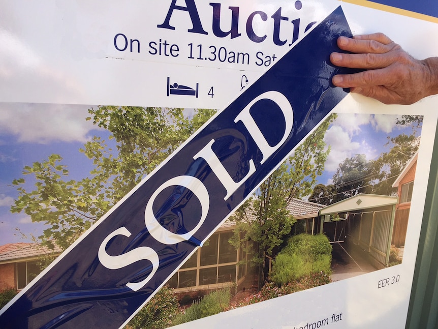 house sale sign