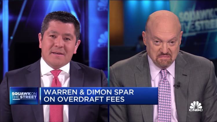 Kramer on Elizabeth Warren sparring with Jamie Dimon over overdraft fees